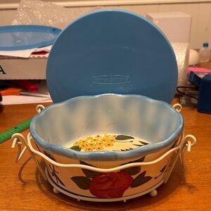 Temp-tations Floral Blossom Ceramic Baking Dish - Light Blue Interior 1.5 qt